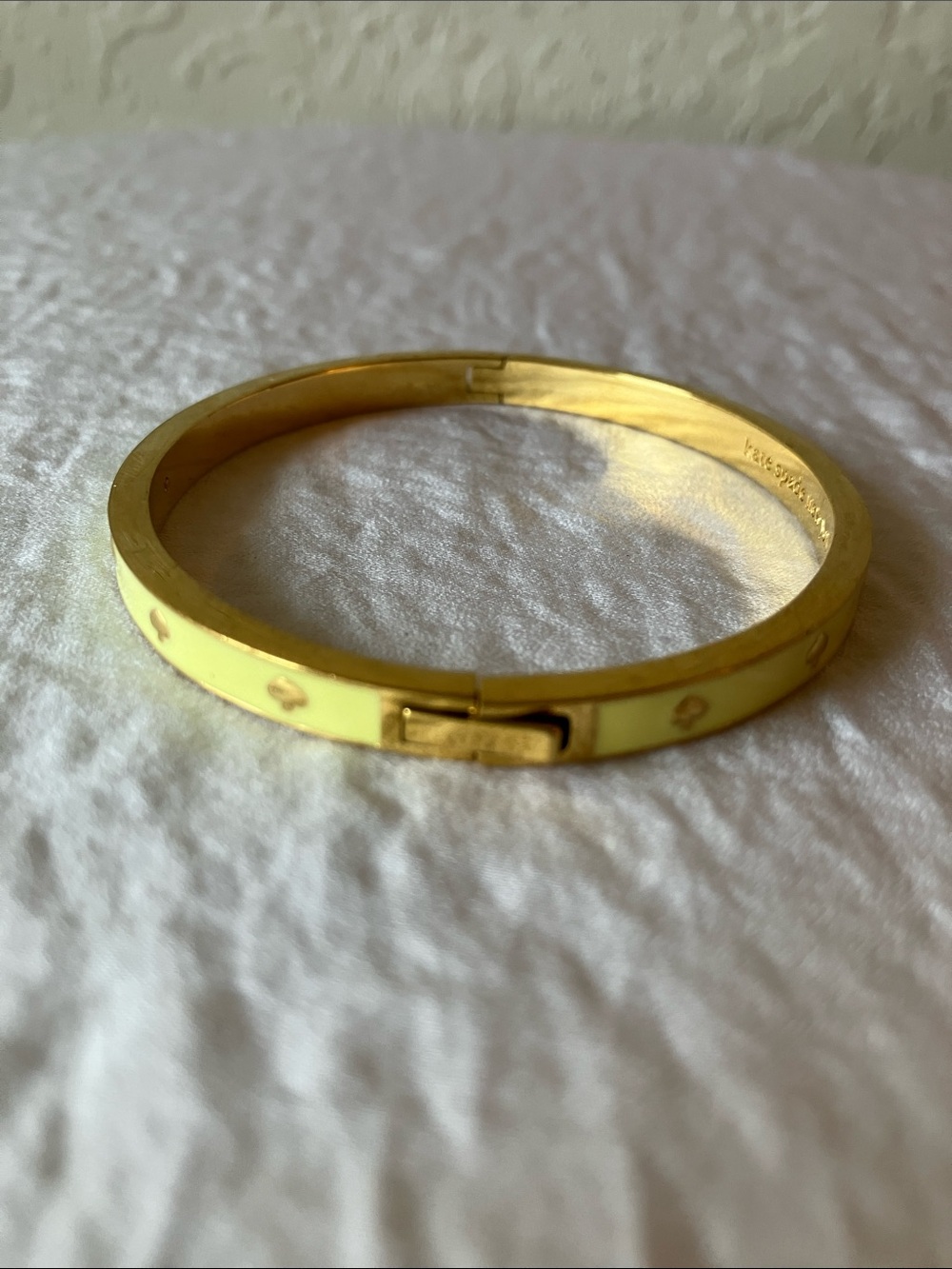 kate spade: yellow enamel spade-detail bangle bracelet- clasp- gold ton - Picture 3 of 9
